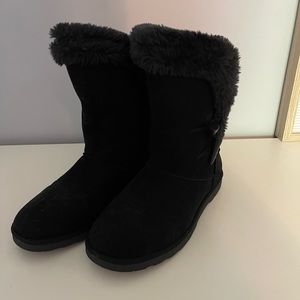 Black Fuzzy Boots
